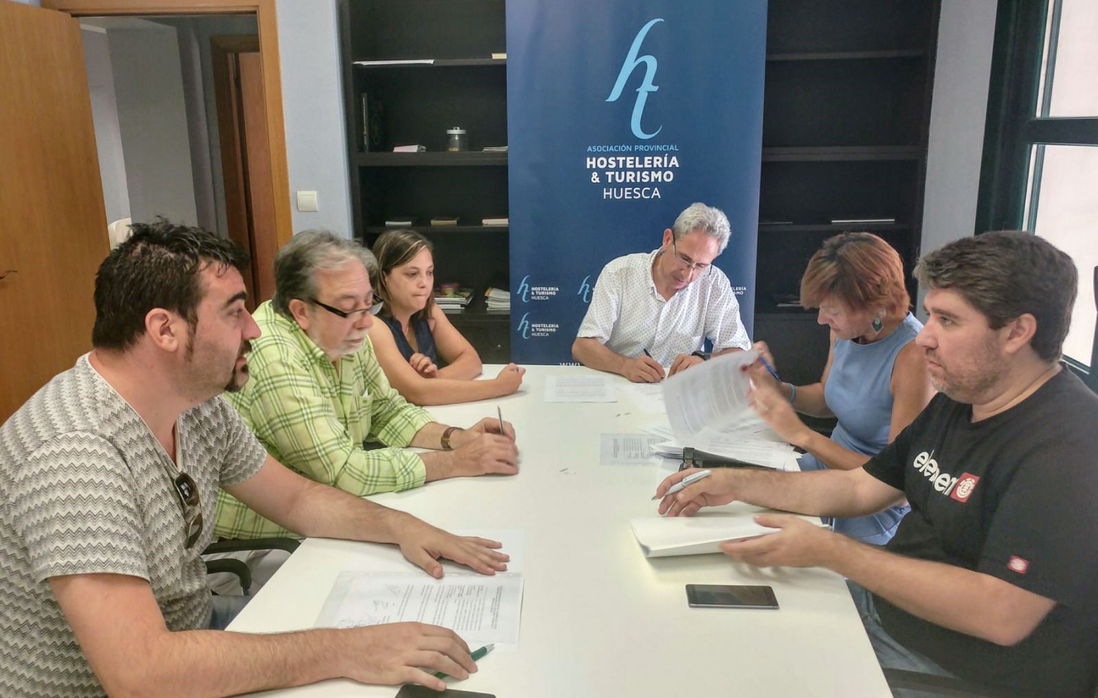Firma del nuevo Convenio de Hostelería en la provincia de Huesca, logro empresarial y sindical
