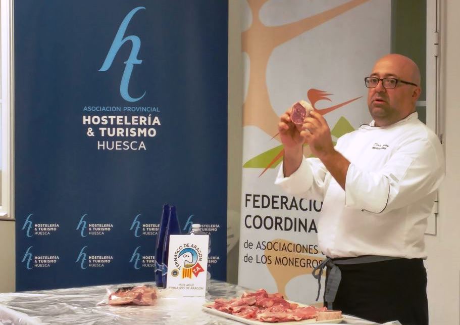 El Chef Darío Bueno imparte un taller de cocina de proximidad en Robres